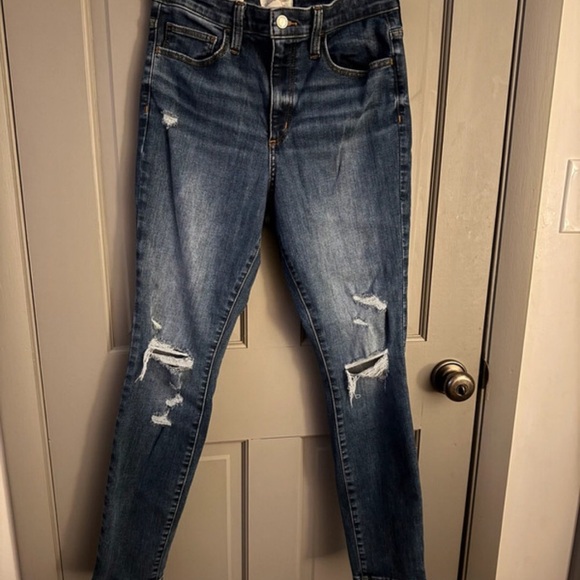 Universal Thread Medium Blue Distressed Skinny Jeans - Picture 1 of 4